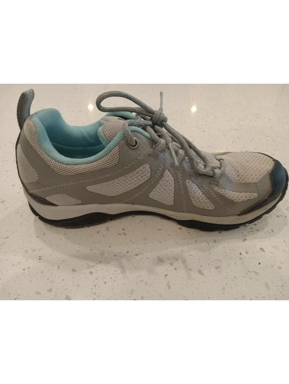 Columbia Grove Heights Low OutDry Hiking Shoes Womens 7.5 Gray Light Blue